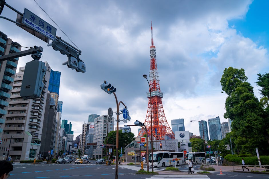 Vue panoramique de Tokyo avec la Tokyo Tower illuminée, Japon
