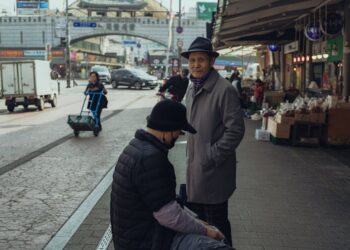Daily life in Seoul's vibrant street market showcasing local culture.